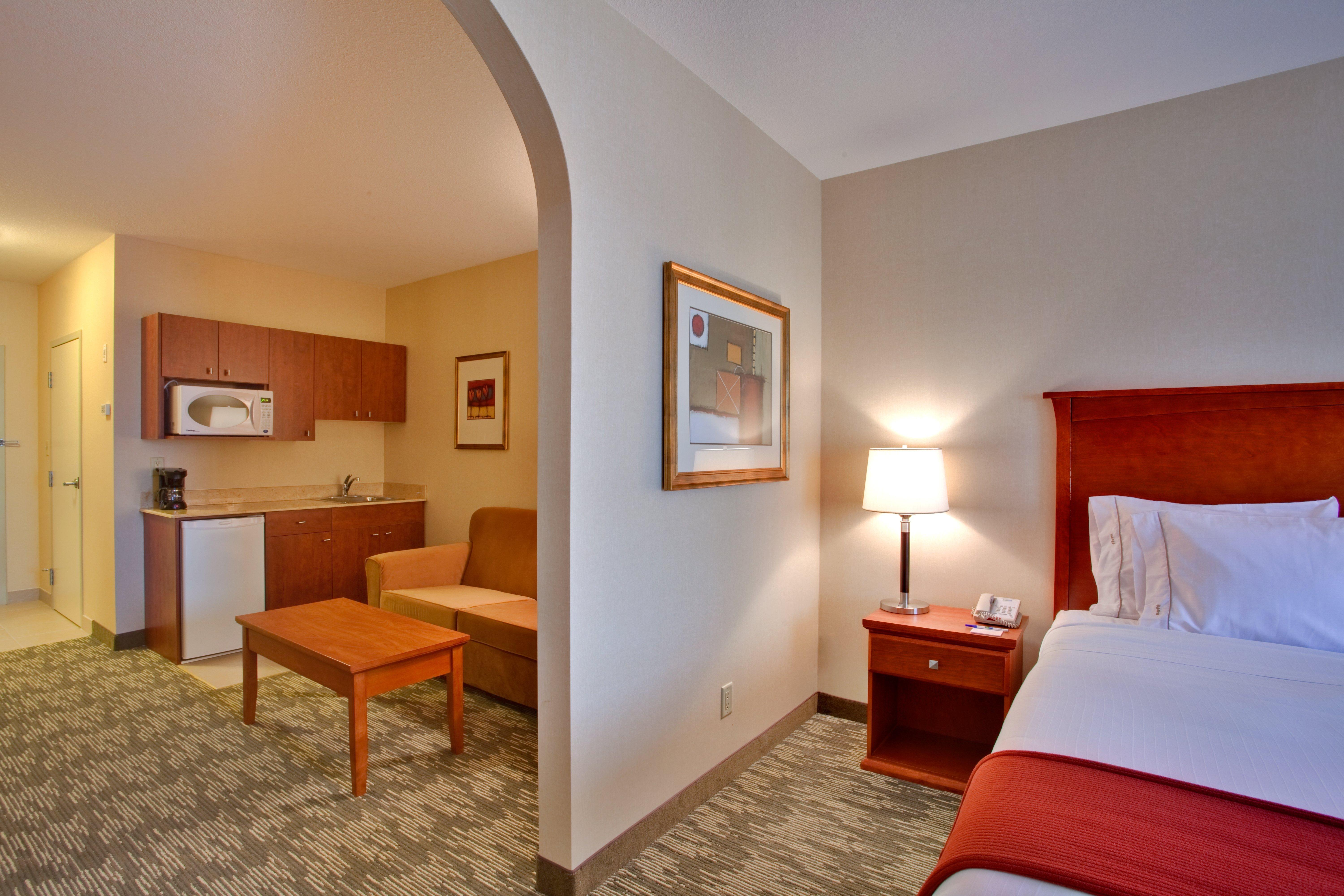 Holiday Inn Express Hotel & Suites-Edmonton South, An Ihg Hotel Экстерьер фото